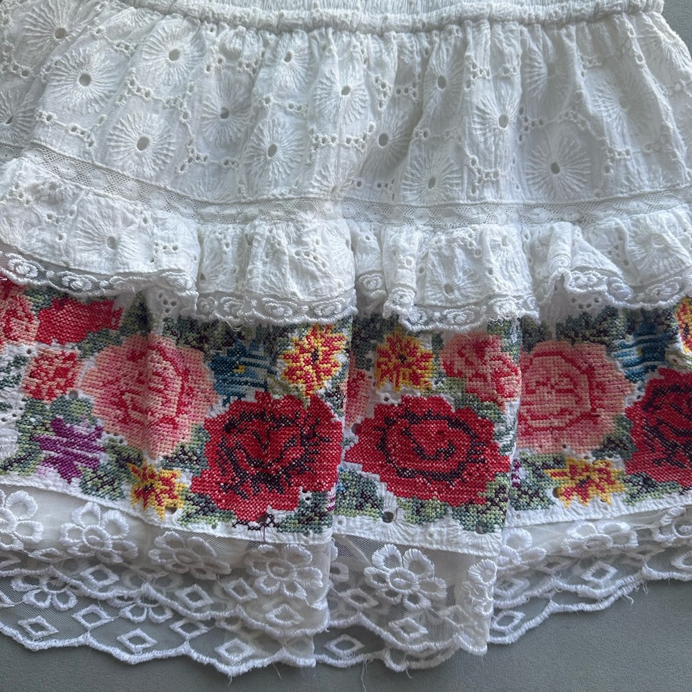 Loveshackfancy Shawna Skirt Size XS with Needlepoint floral embroidery